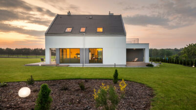 Vrijstaande woning met ruime tuin in een groene omgeving